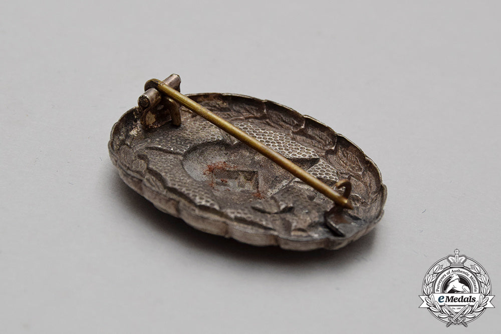 a_cased_third_reich_period_german_condor_legion_silver_grade_wound_badge_cc_2203