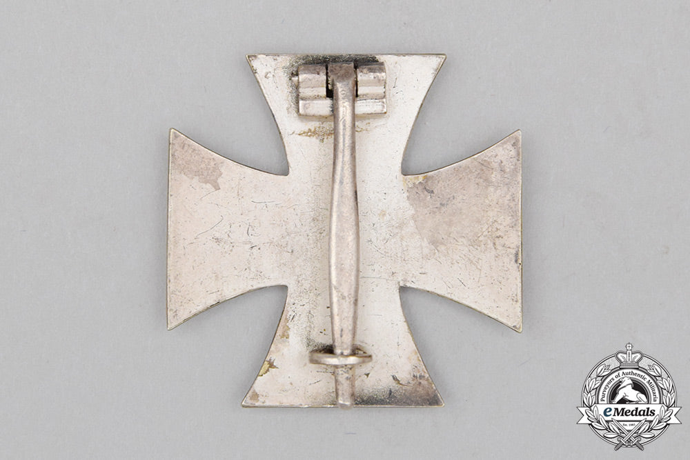 a_fine_prinzen_size_iron_cross1914_first_class_in_its_case_of_issue_cc_2210