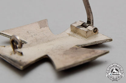 a_fine_prinzen_size_iron_cross1914_first_class_in_its_case_of_issue_cc_2213