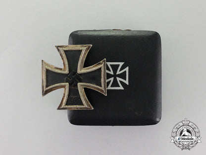 germany._an_iron_cross1939_first_class_in_its_case_of_issue_cc_2270