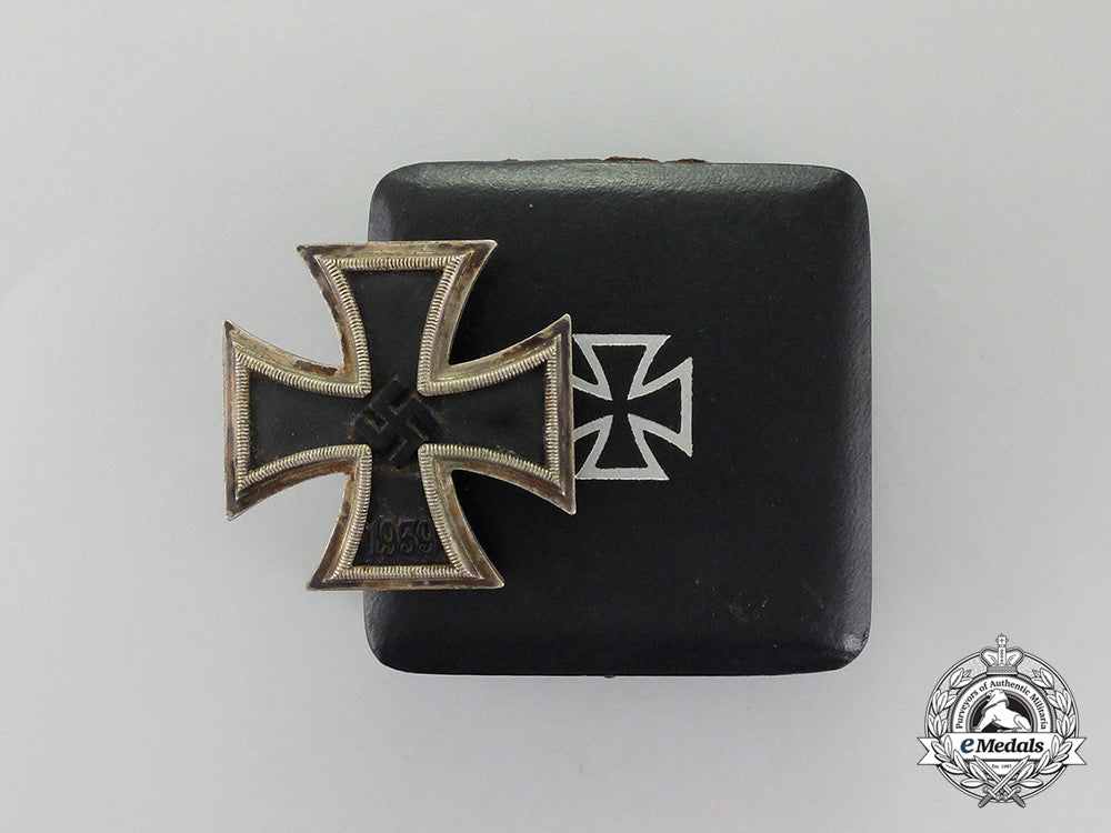 germany._an_iron_cross1939_first_class_in_its_case_of_issue_cc_2270