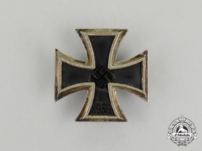 germany._an_iron_cross1939_first_class_in_its_case_of_issue_cc_2273