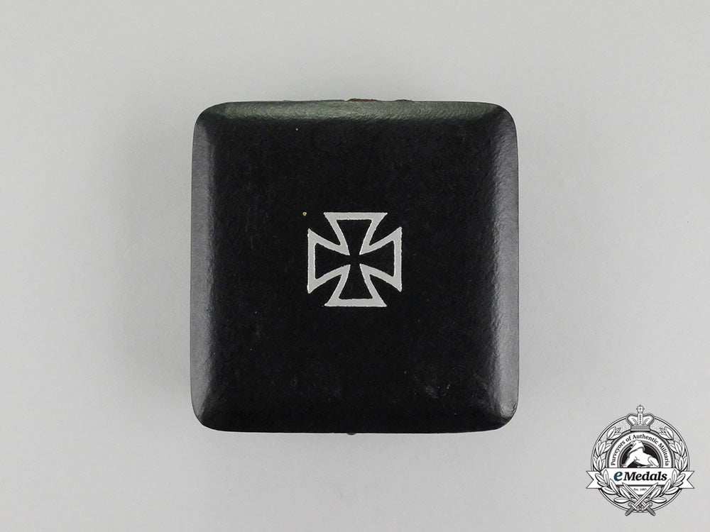 germany._an_iron_cross1939_first_class_in_its_case_of_issue_cc_2278