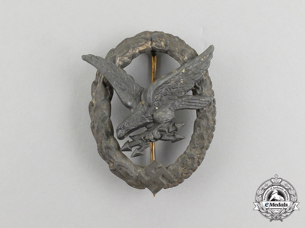 a_late_war_luftwaffe_radio_operator&_air_gunner_badge_by_c._e._juncker_cc_2359