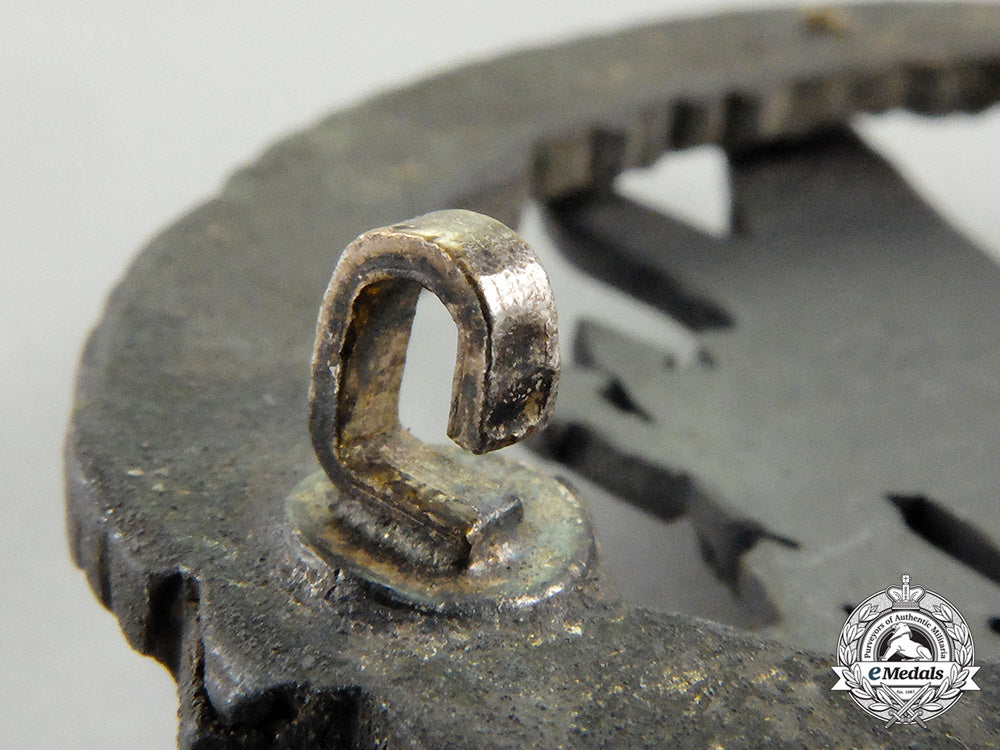 a_late_war_luftwaffe_radio_operator&_air_gunner_badge_by_c._e._juncker_cc_2363