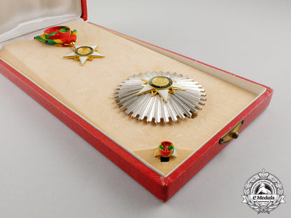 an_order_of_mono;_second_class_grand_officer's_set_cc_2529