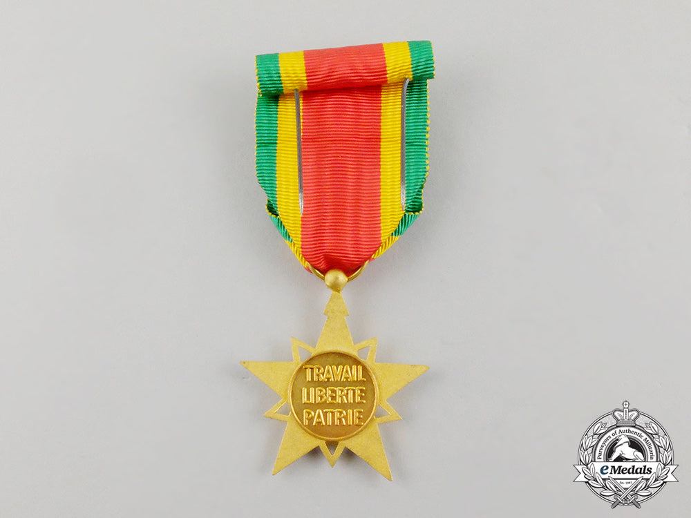 an_order_of_mono;_second_class_grand_officer's_set_cc_2533