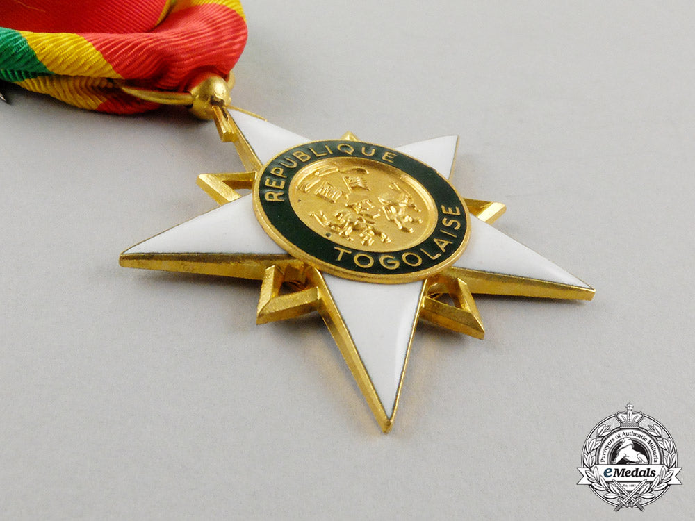 an_order_of_mono;_second_class_grand_officer's_set_cc_2534