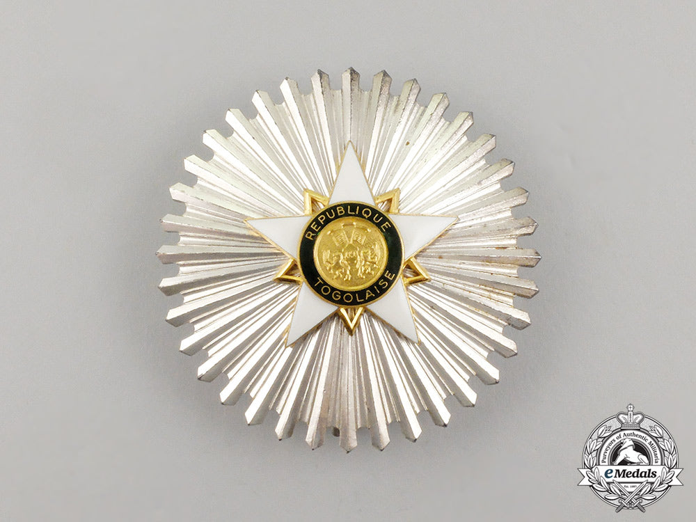 an_order_of_mono;_second_class_grand_officer's_set_cc_2535