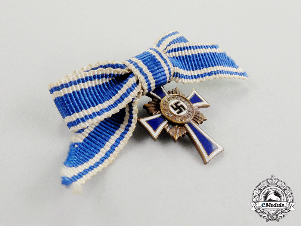 a3_rd_class_cross_of_honour_of_the_german_mother_boutonniere_cc_2662