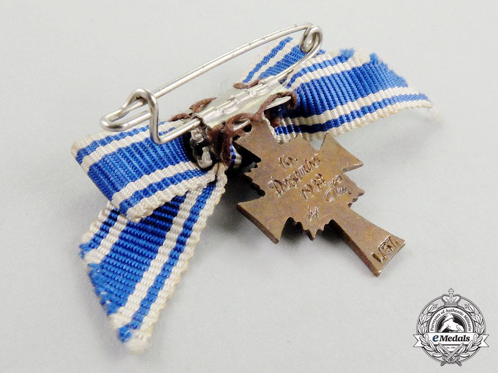 a3_rd_class_cross_of_honour_of_the_german_mother_boutonniere_cc_2663
