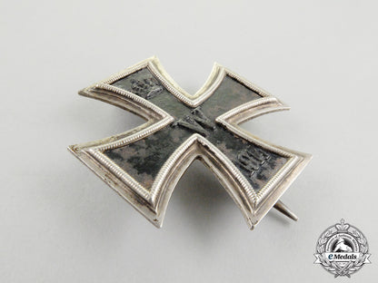 an_iron_cross1914_first_class_by_the_royal_mint_in_its_case_of_issue&_presentation_box_cc_2731