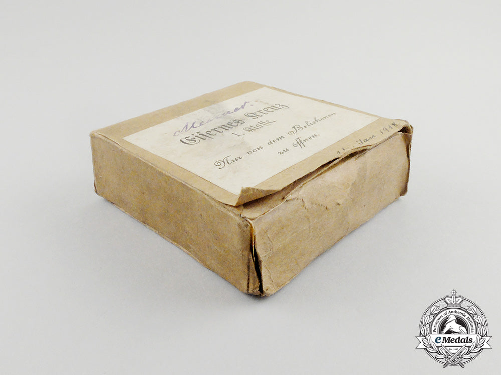 an_iron_cross1914_first_class_by_the_royal_mint_in_its_case_of_issue&_presentation_box_cc_2737