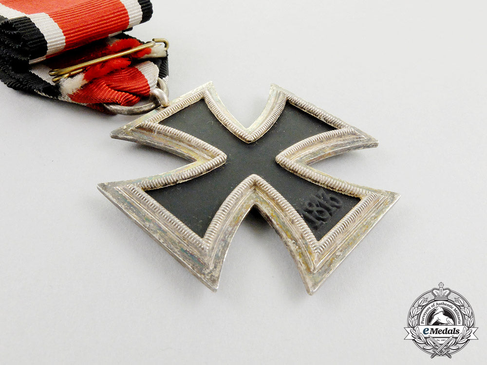 an_iron_cross1939_second_class_with_its_matching_boutonniere_cc_2744
