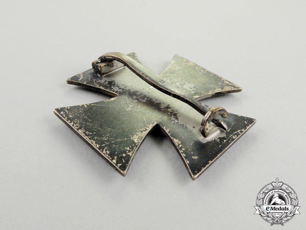 an_early_iron_cross1939_first_class_by_fritz_zimmermann_of_stuttgart_cc_3038
