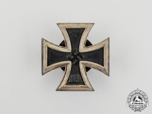 an_iron_cross1939_first_class_screwback_version_by_alois_rettenmaier_cc_3066