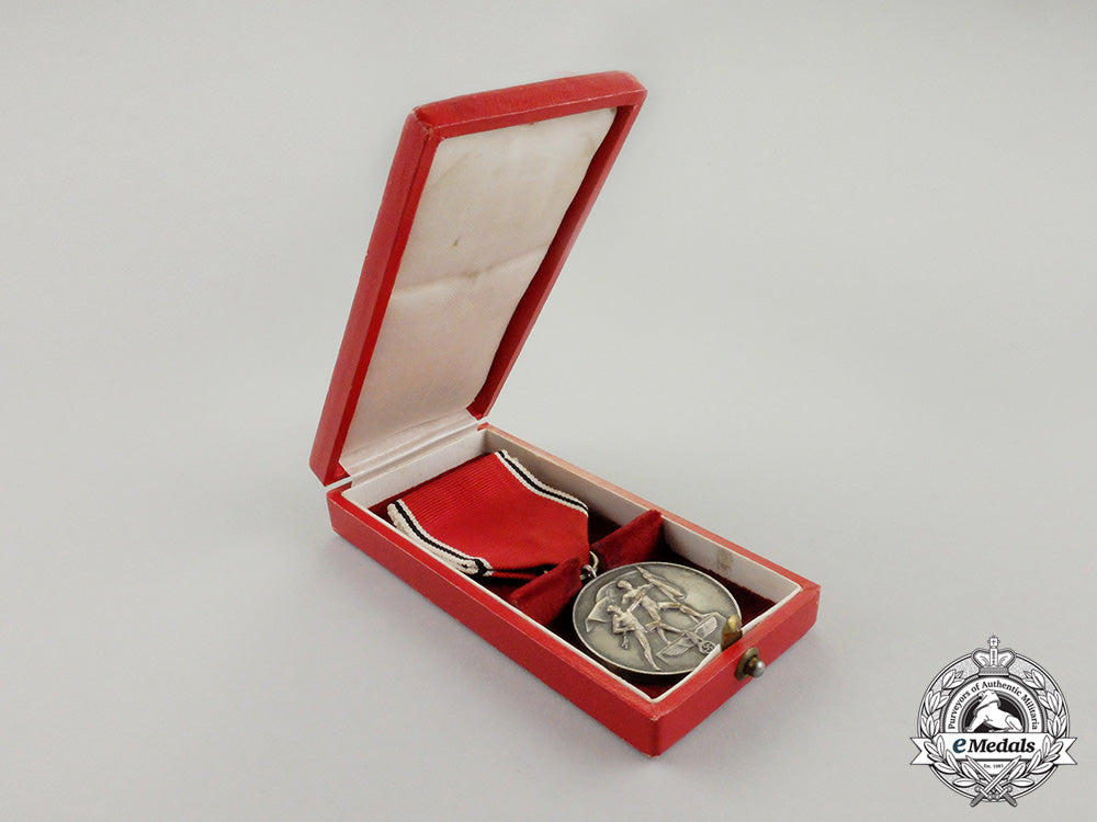 a_commemorative_anschluss_of_austria_medal_in_its_case_of_issue_cc_3108