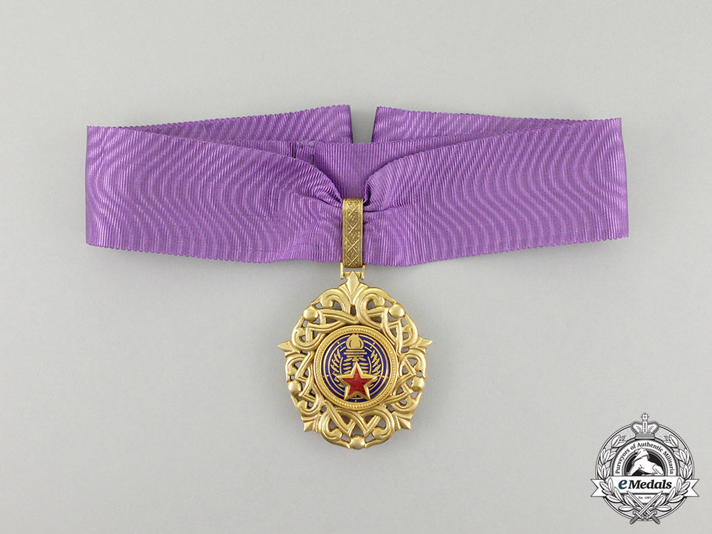 yugloslavia,_republic._a_rare_order_of_star_with_golden_wreath_cc_3301
