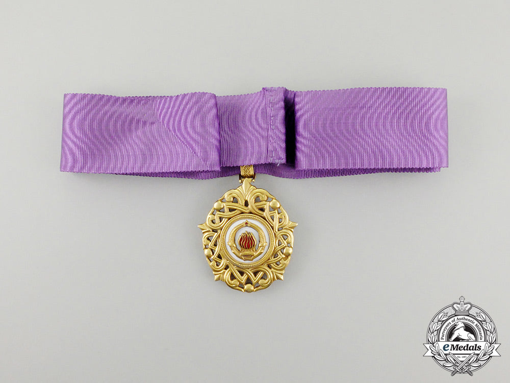 yugloslavia,_republic._a_rare_order_of_star_with_golden_wreath_cc_3302