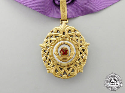 yugloslavia,_republic._a_rare_order_of_star_with_golden_wreath_cc_3304