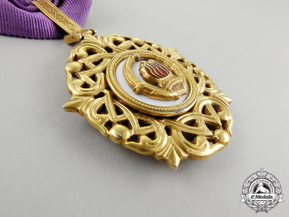 yugloslavia,_republic._a_rare_order_of_star_with_golden_wreath_cc_3305