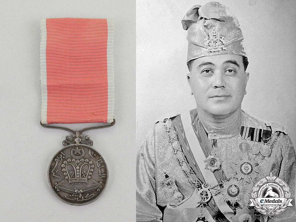 kelantan,_sultanate._a_rare_sultan_ibrahim_coronation_medal,1944_cc_3322_1_1_1_1_1