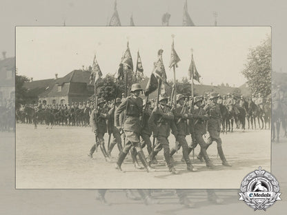 a_period_photo_of_cavalry_unit_flag_bearers_cc_3565