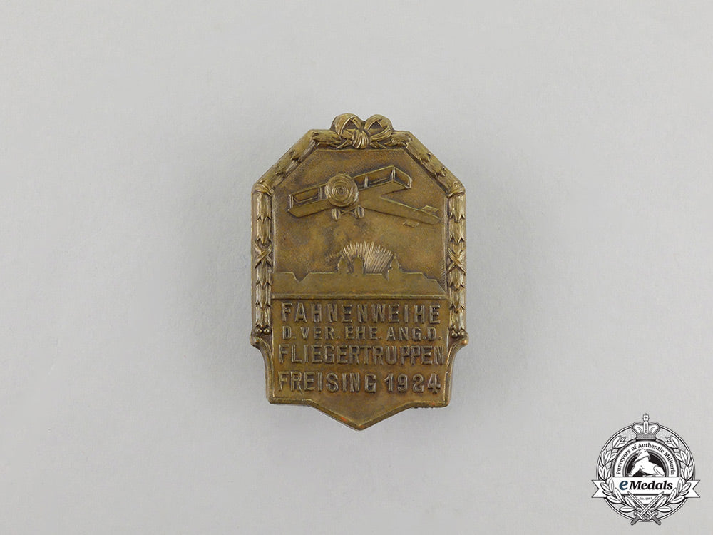 german,_weimar_republic._a1924_freising_blessing_of_the_flag_veteran_pilots_badge,_by_deschler_cc_3679