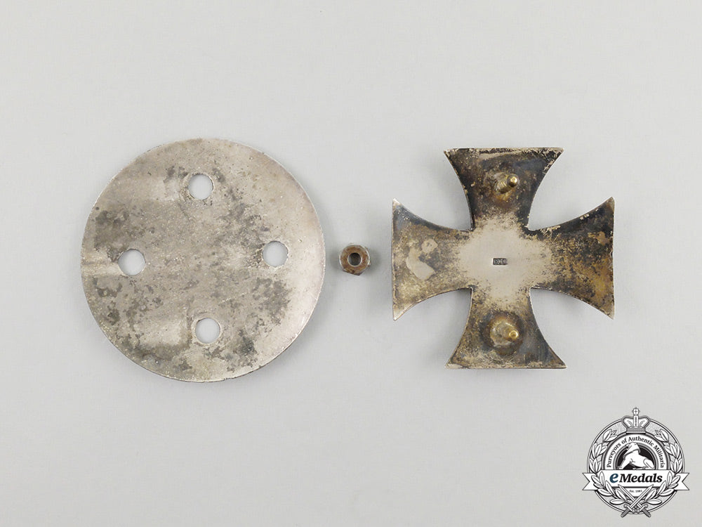 a_unique_iron_cross1914_first_class;_silver_backplate_version_cc_3802