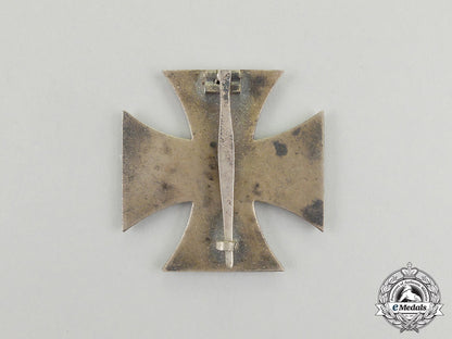 an_absolutely_mint_iron_cross1939_in_its_case_of_issue_cc_3882