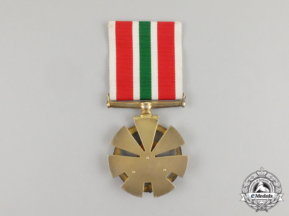 an_united_arab_emirates_bravery_medal,_type_ii_cc_4197