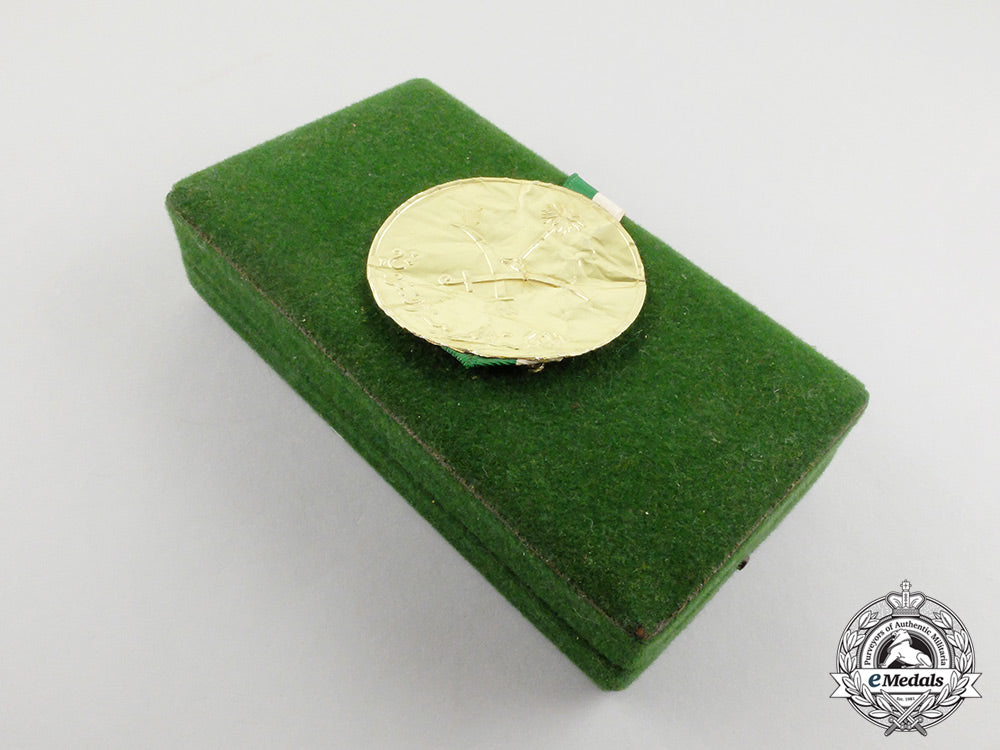 a_saudi_arabian_order_of_abdul_aziz;_knight_with_case_cc_4442
