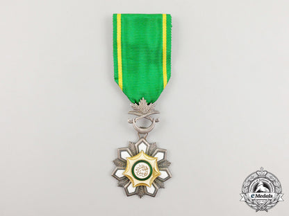 a_saudi_arabian_order_of_abdul_aziz;_knight_with_case_cc_4444