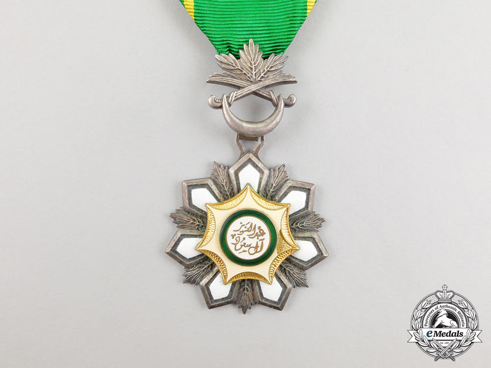 a_saudi_arabian_order_of_abdul_aziz;_knight_with_case_cc_4445