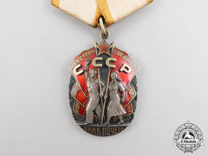 a_soviet_russia_order_of_the_badge_of_honour,_type_iv_cc_4550