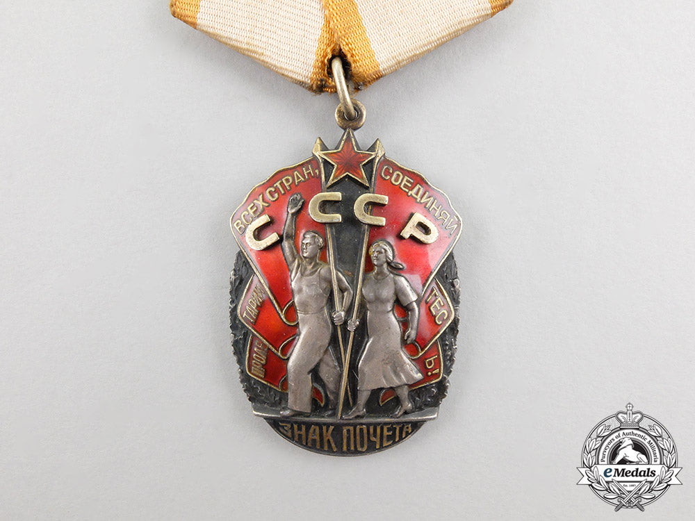 a_soviet_russia_order_of_the_badge_of_honour,_type_iv_cc_4550