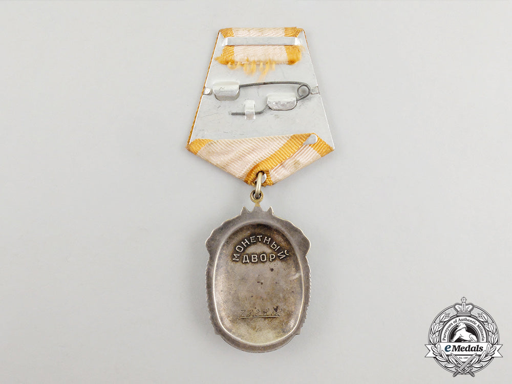 a_soviet_russia_order_of_the_badge_of_honour,_type_iv_cc_4553