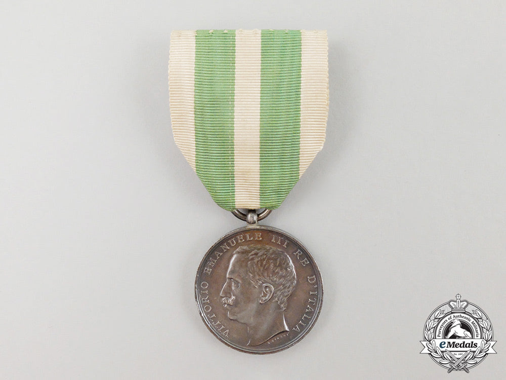 an_italian_commemorative_merit_medal_for_the_messina_earthquake1908_cc_4597