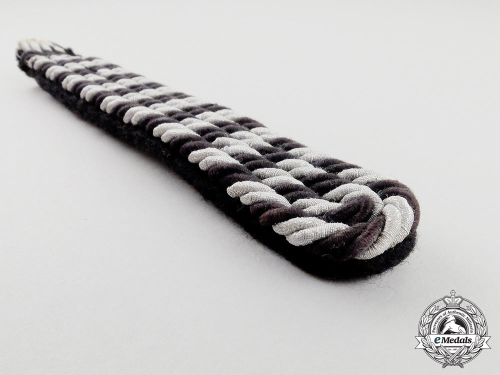 a_single_ss_mann_to_hauptscharführer_shoulder_board_cc_4962