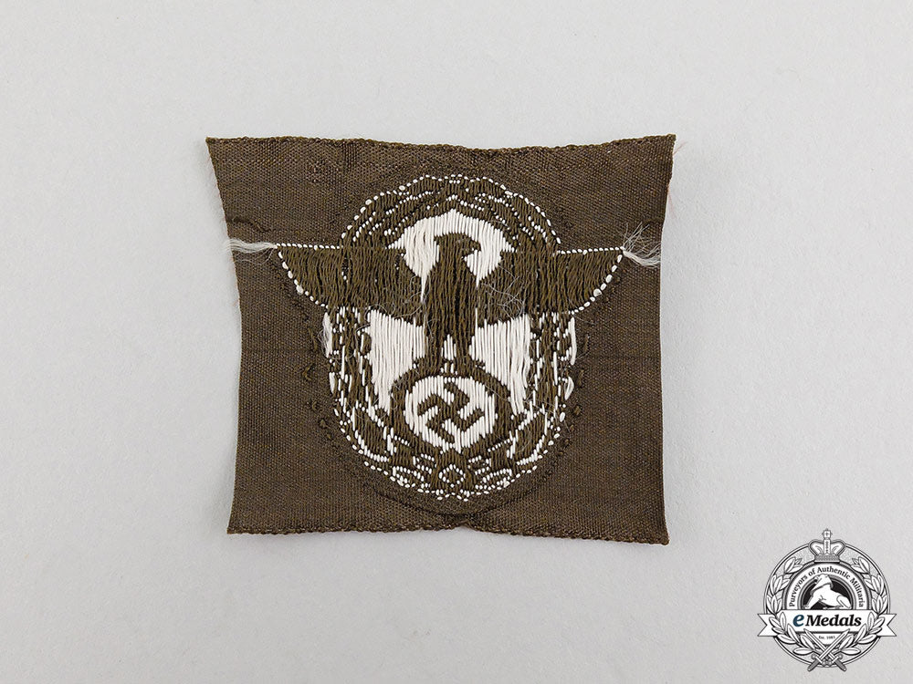 a_mint_and_unissued_eastern_people’s_police_m43_overseas_cap_insignia_cc_5012