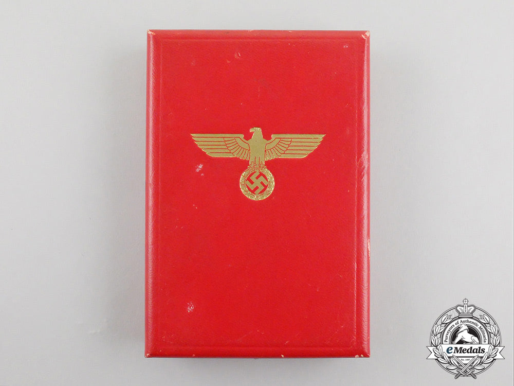 a_german_eagle_order_merit_medal_with_swords;_published_example_with_case_cc_5098