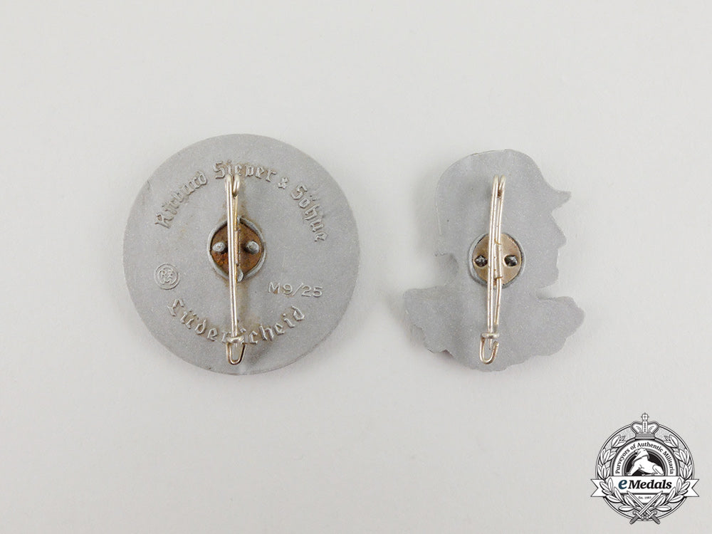 two_silver_third_reich_period_wehrmacht_badges_cc_5130