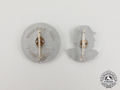 two_silver_third_reich_period_wehrmacht_badges_cc_5130