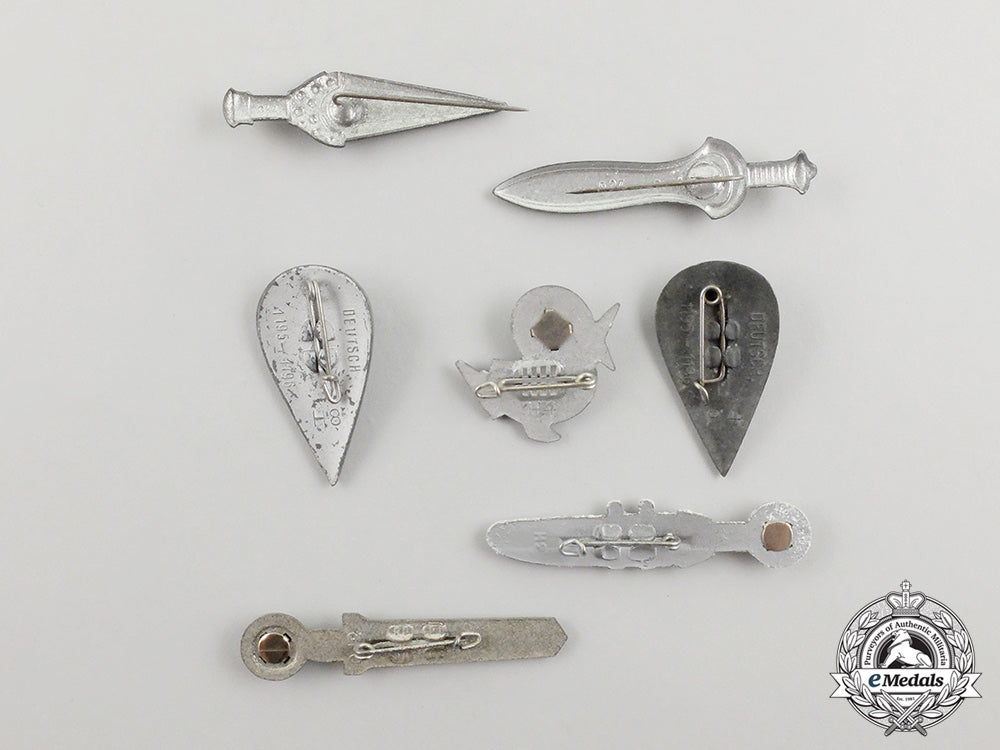 germany,_third_reich._a_lot_of_nordic_badges_cc_5158