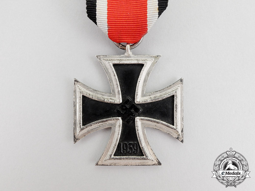 an_iron_cross1939_second_class_with_its_matching_boutonniere_cc_5956