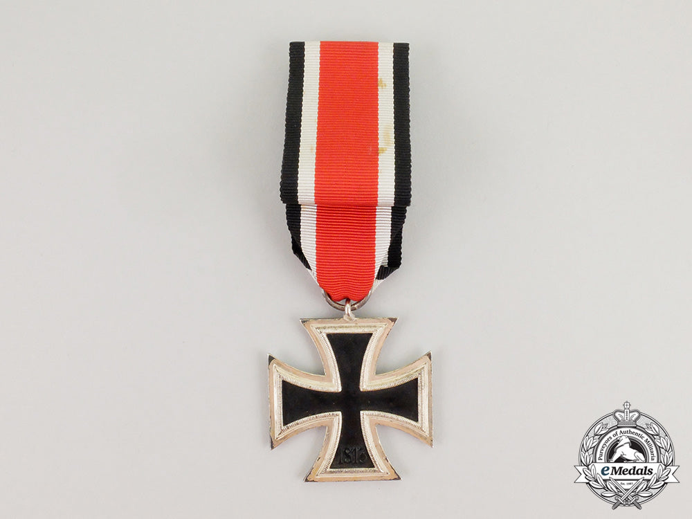 an_iron_cross1939_second_class_with_its_matching_boutonniere_cc_5958