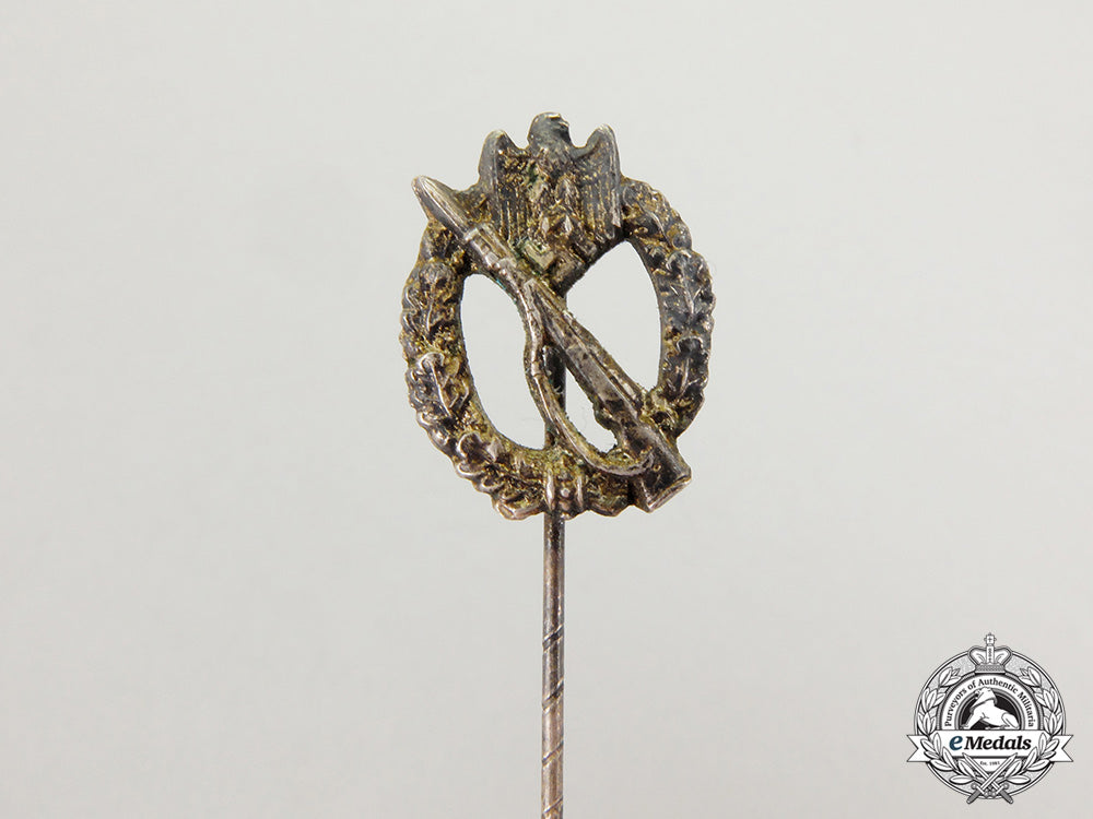 a_miniature_second_war_german_silver_grade_infantry_assault_badge_cc_6035