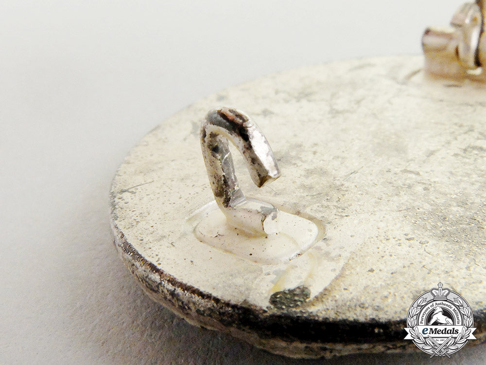 a_second_war_german_silver_grade_wound_badge_by_carl_wild_cc_6095
