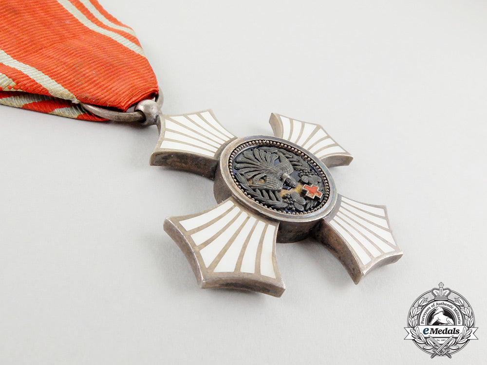 a_japanese_red_cross_order_of_merit_cc_6325
