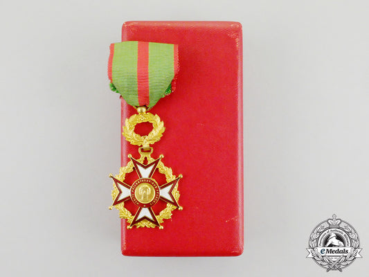 france,_iii_republic._a_grand_silver_medal_of_philanthropic_merit_with_case,_by_bacqueville_cc_6357